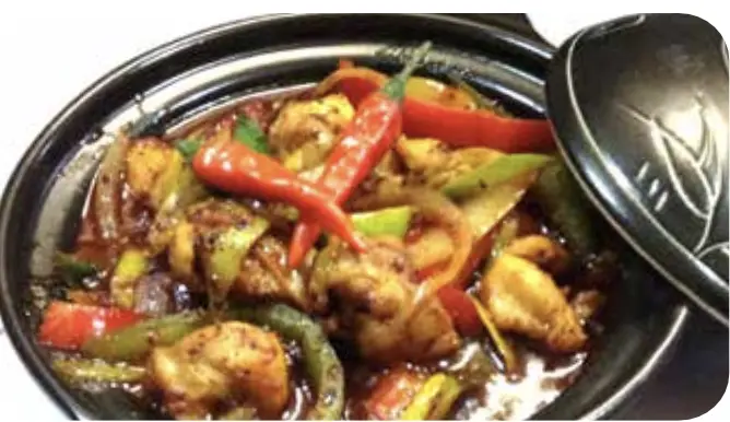 Poulet pimenté avec le riz nature
