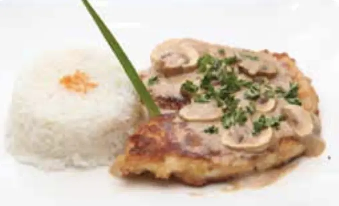 Escalope de poulet à la crème et aux champignons